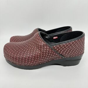 Sanita Red Snakeskin Embossed Leather Clog Women's Size EU 40